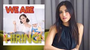 Kini bukan hal asing lagi ketika ada asisten pribadi selebritas menjadi bahan perbincangan di media sosial. Lowongan Kerja Asisten Artis Lokerkarta Com