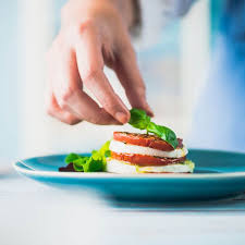 Turm Aus Tomaten Und Mozzarella Tupperware In 2020 Candle Light Dinner Rezepte Mozzarella Lebensmittel Essen