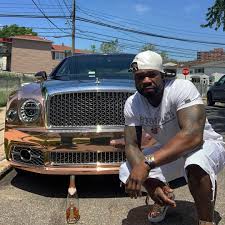 50 Cent Washes Bentley Wheels With Champagne 50 Cent Rap Music Hip Hop Rappers