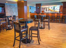 Guests 18 and older can grab a drink daily from 10 a.m. Bar Trafalgar S From Photo Gallery For Crown Paradise Club Cancun Cancun Mexico Photo 36154 Visual Itineraries