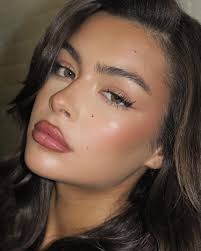 oliviaphillipps for @prettylittlething hair by @ashleymichael_hair 🌸  Products used @chanel.beauty universal bronzer tan deep bronze  @elfcosmeticsuk halo glow foundation @hollyboon__ @hnbcosmetics soft focus  airbrush concealer @maxfactor colour elixir ...