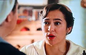 Tanto repetirlo, verás que pasa y Catalina se muere en el parto. ¡Qué asco  de guión! Y cómo nos torturan por adelantado. Deberían despedir a estos  guionistas tan macabros y sádicos. |