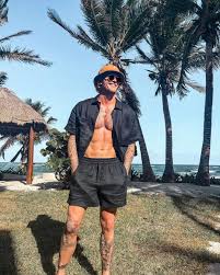 Sophia thomalla ile ilişkisi olduğu bilinen ve kimliği bilinmeyen . Loris Karius Neue Freundin Mit Nach Berlin Gebracht Mary Ali Magazine