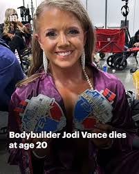 Raquel Barron's Instagram, Twitter & Facebook