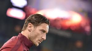 Dec 30, 2021 · foto di totti con nuovo taglio di capelli 2022. Der Letzte Romische Kaiser Dankt Ab