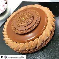 Repost Nicolas Wikart Voici Le Petit Nouveaux Brownie Cacahuete Fleur De Sel Cremeux Chocolat Creme Nois Patissiere Gateau Patissier Gateaux Et Desserts