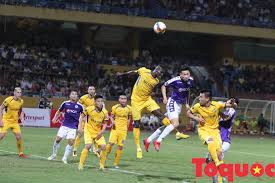 Anh là con út trong một gia đình gồm có 5 anh chị em. Gianh Chiáº¿n Tháº¯ng 4 Sao Ha Ná»™i Fc VÆ°Æ¡n Len Dáº«n Ä'áº§u Báº£ng Ä'áº¥u