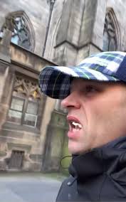 Darren Gee in Shop Woman Teeth