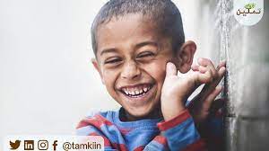 The kuru disease causes the muscle to involuntarily jerk. Ù…Ø±Ø¶ ÙƒÙˆØ±Ùˆ Ù…Ø±Ø¶ Ø§Ù„Ø¶Ø­Ùƒ Ø§Ù„Ù…Ù…ÙŠØª Tamkiin ØªÙ…ÙƒÙŠÙ†