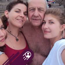 Bonnie Tyler performed her hit song "It's A Heartache"