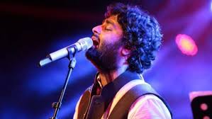 Who Are The Best Bollywood Singers For 2019 Quora Here is the list of some of the best and top singers of india ever no 1 singer in india 2019, best indian street singer, lata mangeshkar songs, milo na tum to hum ghabraye, old hindi songs #streetsinger.