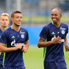 Franco di santo wurde bei schalke 04 als fehleinkauf abgetan. Naldo Und Franco Di Santo Ex Spieler Von Werder Bremen Bei Schalke 04 Blau Das Trikot Grun Weiss Die Vita News