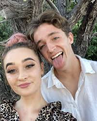 Logan Slade (@loganslade7) • Instagram फोटोहरू र भिडियोहरू