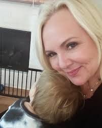 Kris Fairless, Social Commerce Professional