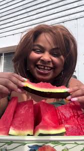 #gapteeth #smile #blacktiktok #asmrsounds #eatingasmr #eatingvideo  #blackgirltiktok #naturevibes #livereaction #modeltok #teethtok #giggles  #lmao