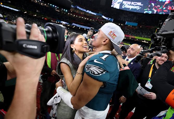 What to know about Eagles quarterback Jalen Hurts' wife, family - ABC News