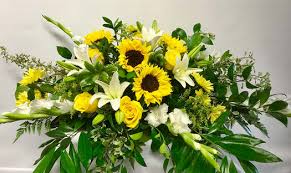 Aurora flowers aurora flower delivery, roses, tulips, gerbera daisies, sunflowers, tulips & more! Summer Garden Casket Spray From The Fresh Flower Market In Aurora Co We Deliver