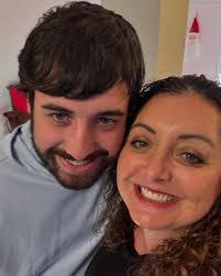 Heather Bramble's Instagram, Twitter & Facebook