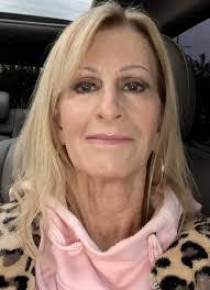 Beverly Gee's Instagram, Twitter & Facebook