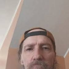 Karen Hendon's Instagram, Twitter & Facebook