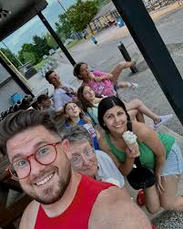 🍨 The whole crew went and saw our @marlee.chase2 working hard at  #SixScoops in Salem, Indiana tonight!🍦