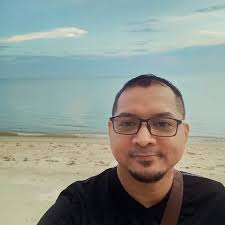 Yg jersi home tu lawa, bro. Ada indentiti Harimau Malaya.