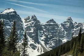 Towns such as orange and oberon tourists flocking to the regions for snow are urged to start long weekend early. Three Sisters Canmore Canada Free Photo On Pixabay