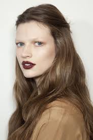 The Girl With The Curl Hair Beauty Bleached Eyebrows Beauty