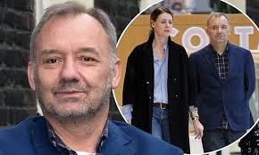 Bob Mortimer reveals he married Lisa Matthews 30 MINUTES before heart  surgery