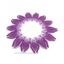 Particolare centrino a uncinetto con schema. Centrino Bianco Lilla E Viola Uncinetto 45 Cm La Vetrina Del Regalo
