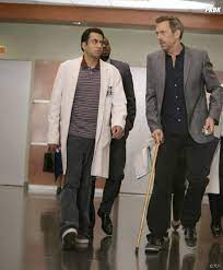 Kutner veut intégrer l'équipe de house pour tenter une nouvelle expérience. Un Come Back Complique Pour Kutner Mort Dans La Saison 5 Purebreak