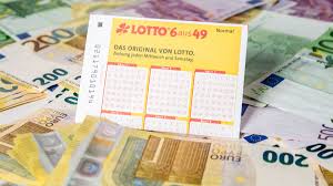Gewinnklassen und gewinnwahrscheinlichkeit bei lotto 6aus49 in der lotterie 6aus49 gibt es neun gewinnklassen, auf die 50 prozent des gesamten spieleinsatzes verteilt werden. Lotto Millionar In Oberbayern Gesucht Br24
