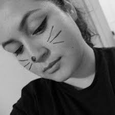 Joanna Paz (@currlyjay)