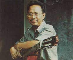 Di hadapan ratusan penonton, penyanyi berusia 63 tahun ini tidak lelah membawakan hampir 20 lagu. Ebiet G Ade Discography Discogs