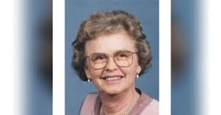 Lynn Yoder's Instagram, Twitter & Facebook