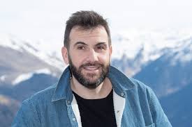 Il a été remarqué dans laurent ournac a eu très jeune envie d'exercer le métier de comédien. Laurent Ournac Celebre Ses 6 Ans De Mariage Avec Son Epouse