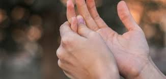 كيفية علاج الصداع بالتدليك