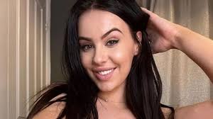 My nudes were sent through my parents letterbox – it exposed my secret  job - Daily Star