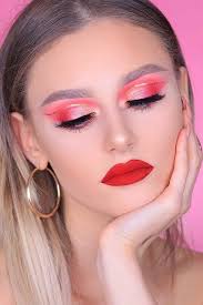 90s Makeup The Past Trends 2020 Is Willing To Revive Glaminati Com Halo Eye Makeup Orange Eyeshadow Glitter Eyeshadow