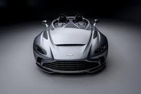 Find your local dealer, explore our rich heritage, and discover a model range including dbx, vantage, db11 and dbs superleggera. Aston Martin Hat Zwolf Zylinder Fur Zwei Sitze Auto Medienportal Net
