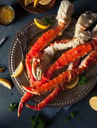 Fresh crab legs are unfrozen and typically hold just a small amount of meat between the layers of hardened shell. How To Cook Frozen Crab Legs Loaves And Dishes