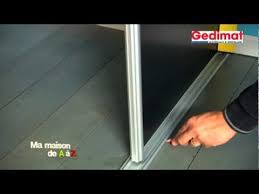 Monter Un Placard Sous Pente Gedimat Ma Maison De A A Z Placard Sous Pente Rangement Sous Pente Amenagement Placard