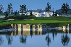 Clubhouse Golfclub Fontana Familienfreundliche Hotels Flughafen Wien Badeteich
