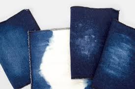 Natürlich kann man auch alte jeanshosen zu shorts kürzen und den unteren rand mit einem nahtauftrenner ausfransen und weitere modische akzente auf der kurzen hose, wie oben beschrieben, setzen. Destroyed Stonewashed Jeans Selber Machen Diy Anleitung