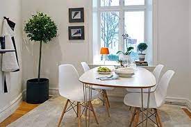 Setelah sekian banyak perjuangan yang anda kerahkan untuk memberi makan si kecil, pada akhirnya anda ditenangkan dengan kenyataan bahwa seorang albert einstein pun picky eater. Cara Terbaik Menata Ruang Makan Yang Kecil Propertinews Id No 1 Portal Properti In Indonesia
