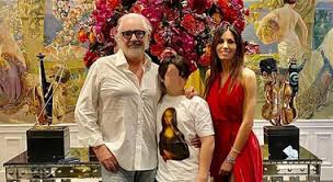 Elisabetta gregoraci attende la sua rinascita televisiva, calandosi appieno nel post grande fratello vip.ne era consapevole che qualcosa sarebbe cambiato, ma fino a che punto non è dato saperlo poiché i risvolti della vicenda dipendono da flavio briatore, il suo ex marito, oltre alla narrazione scelta dagli autori. Elisabetta Gregoraci Natale Con Flavio Briatore E Nathan Falco L Accusa Dei Fan Hai Preso In Giro Pierpaolo Pretelli Il Mattino It