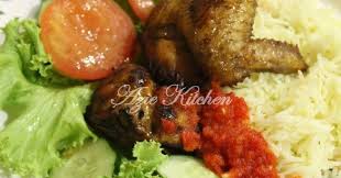 Nasi tomato ni selalunya sedap di makan dengan ayam masak merah dan juga acar mentah. Resepi Nasi Tomato Azie Kitchen Www Resepiku Buzz