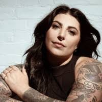 Amanda Solomon's Instagram, Twitter & Facebook