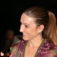 1300+ "Paula Pinheiro" profiles