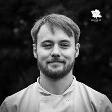 Chef Jamie McAfee has been appointed as the new Executive Chef at Pleasant  Valley Country Club. With over 20 years of dedicated service at Pine Bluff  Country Club, Chef Jamie has earned